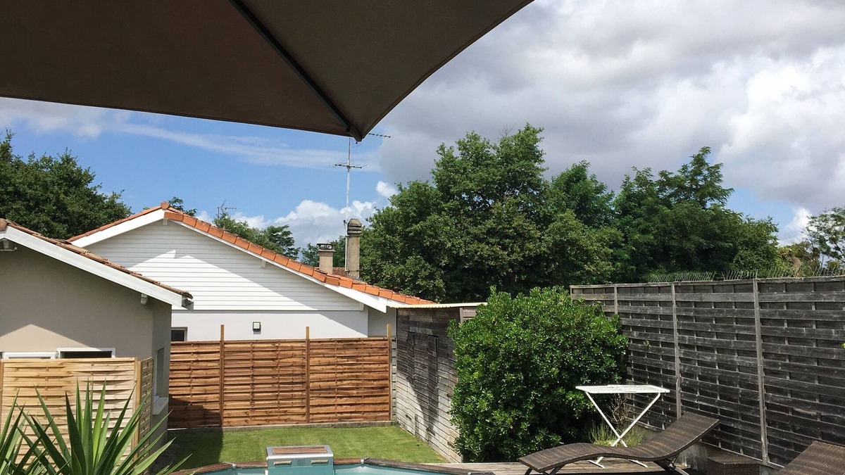 Villenave-d'Ornon House | Detached house with pool, 4 bedrooms + 2 bathrooms - sleeps 8, Bordeaux.