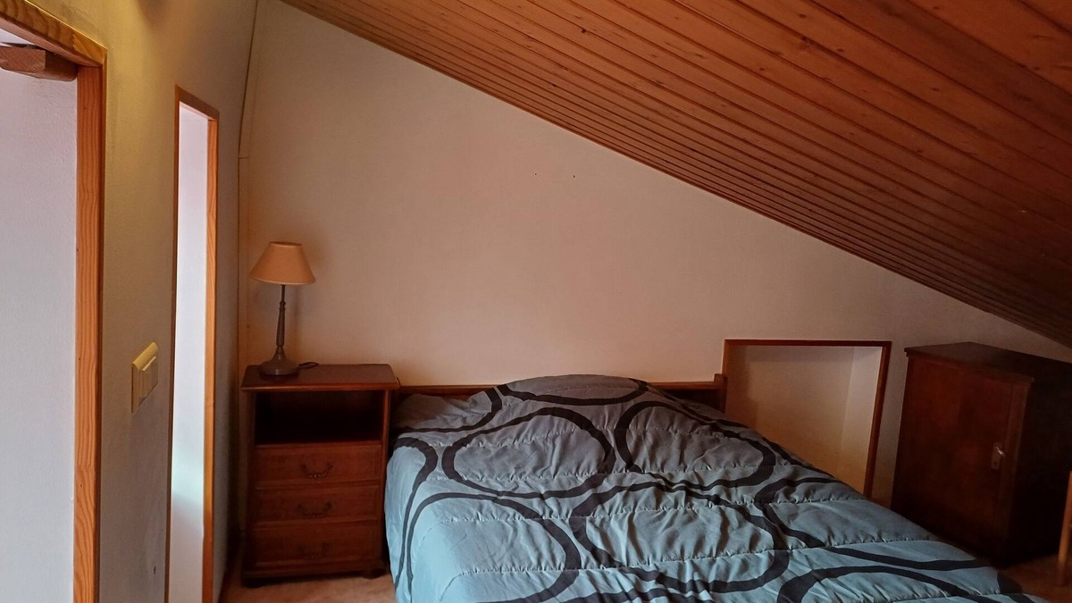Jassat House | Detached house 3 km from shops.2 bedrooms, pets OK +11€ LA NUIT/SPAS.