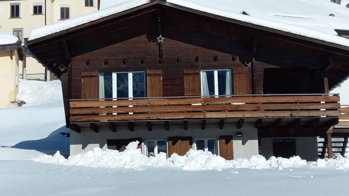 Bivio House | Detached house on the river within walking distance of the village and ski lifts