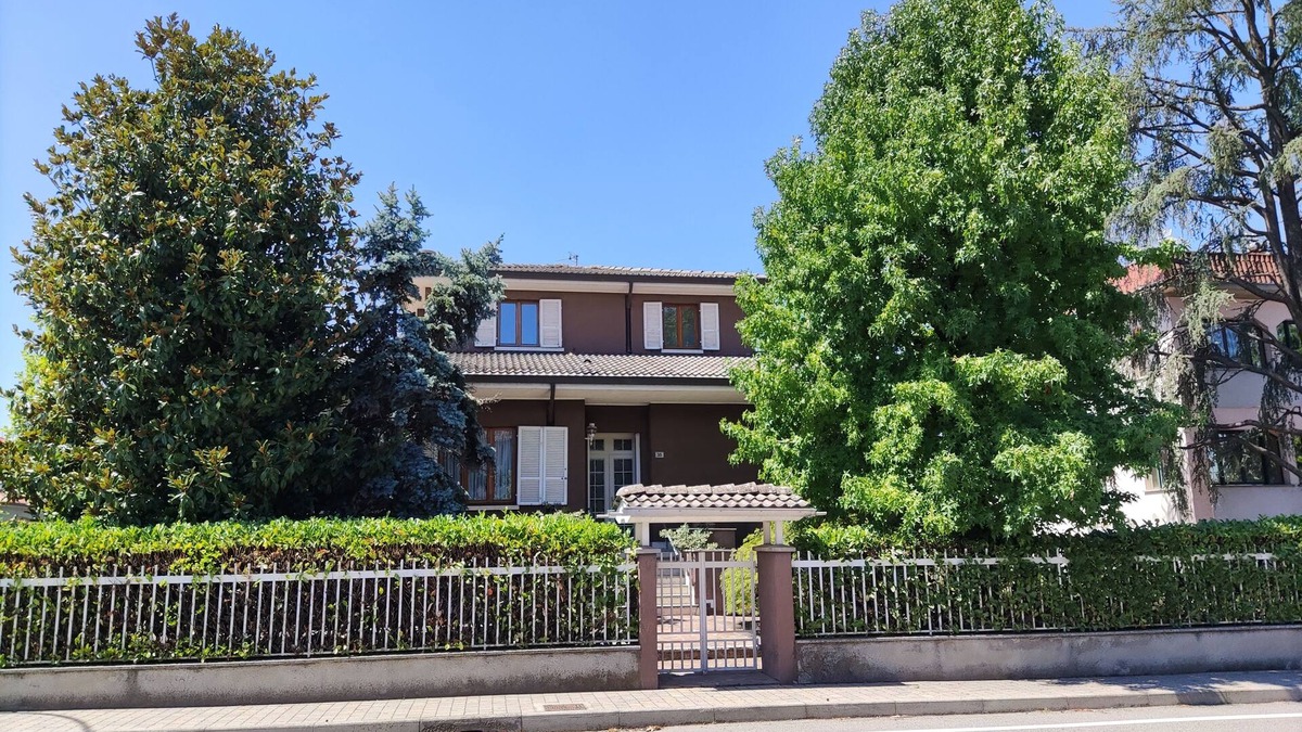 Podenzano Villa | Detached house surrounded by its own green space - Host Betty & Mauro