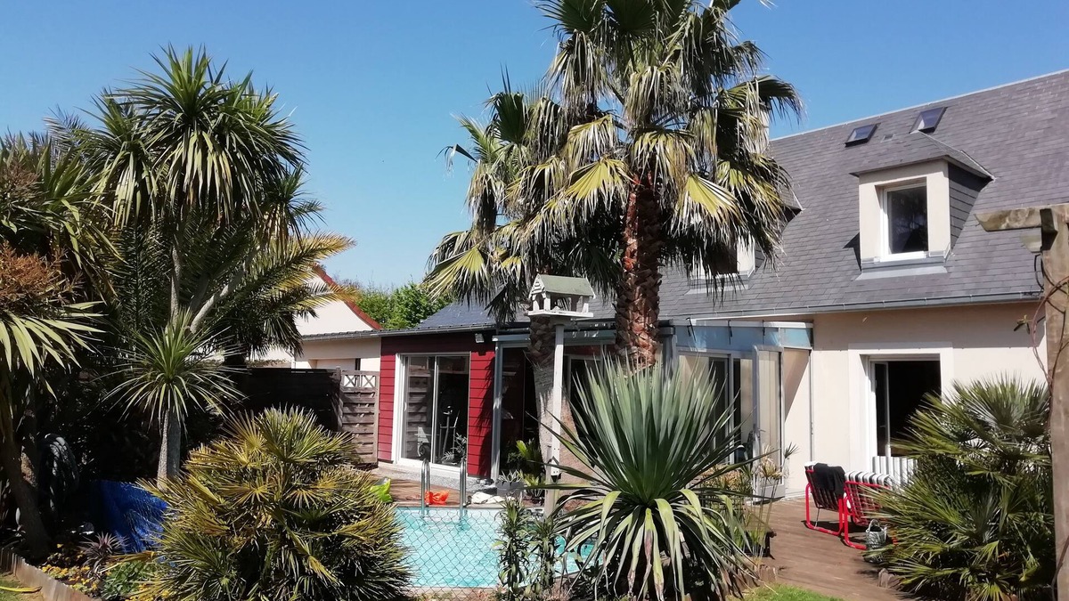 Lion-sur-Mer House | Detached house with exotic garden, swimming pool near landing beaches
