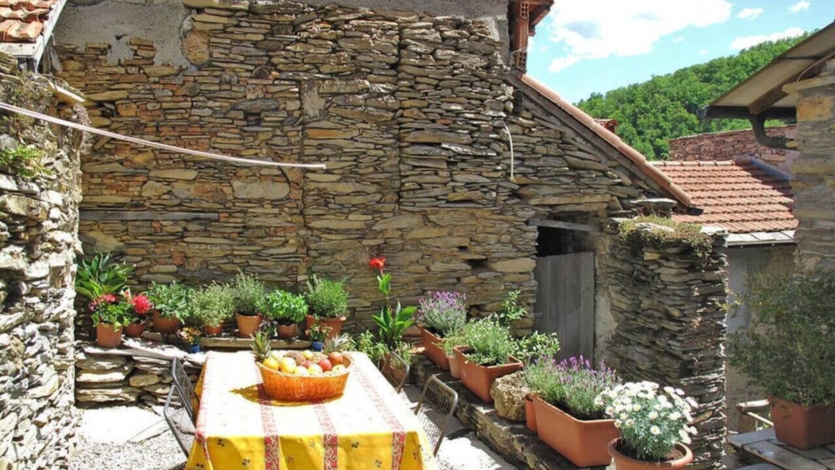 Tavole House | Detached house with garden in Liguria - CIN:IT008047C2HLP9HZOG-.