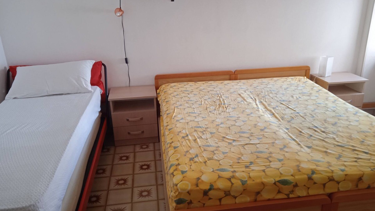 Lido Conchiglie Apartment | Detached apartment on the free beach of Lido Conchiglie.