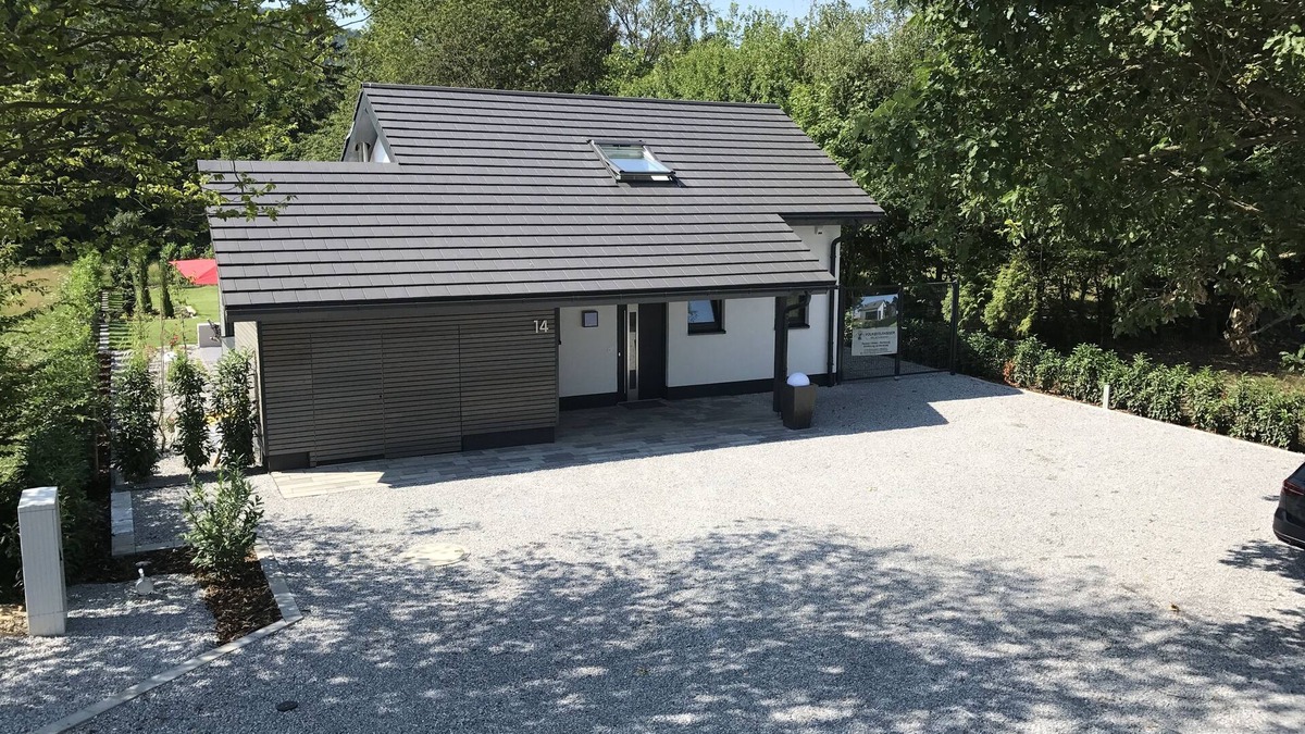 Edertal House | Detached vacation home on Lake Edersee Rehbach " Das Haus am See "