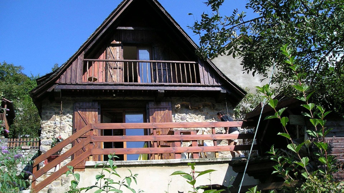 Bethmale House | Detached village house 700 m alt south full with small garden