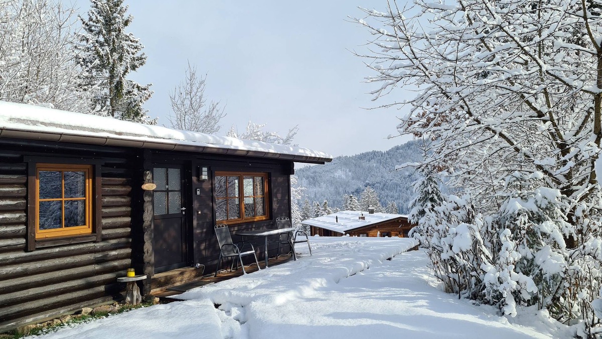 Woergl Ski Chalet | Detached wooden chalet with panoramic views