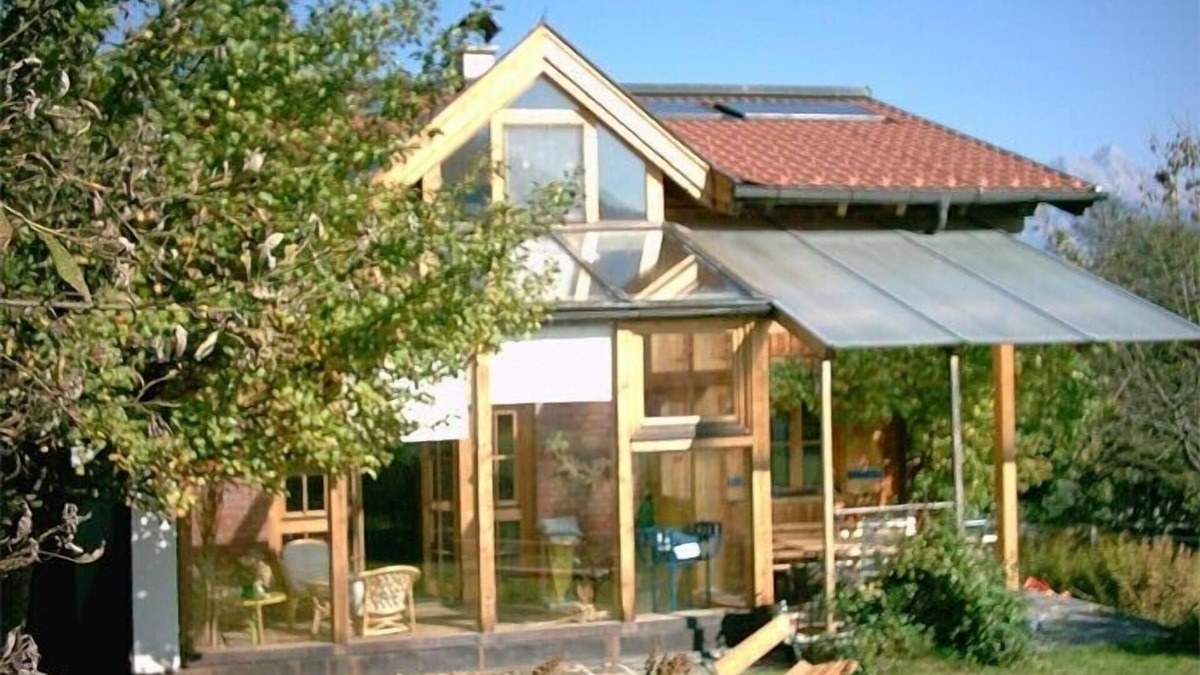Maishofen House | Detached wooden house with fantastic view, tranquil location