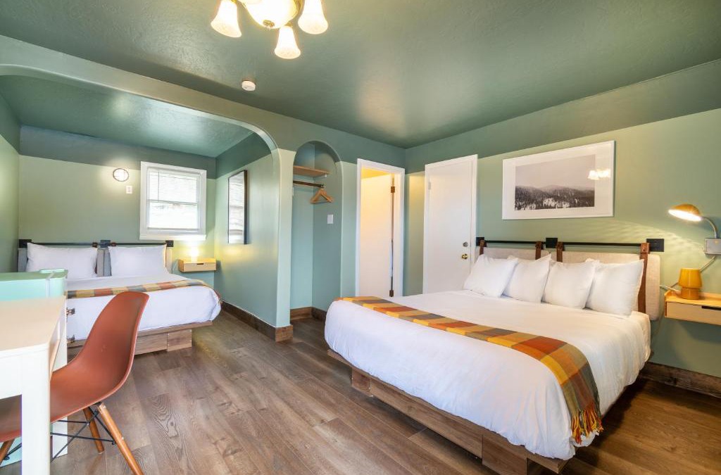 Plains Hotel | Dew Duck Inn