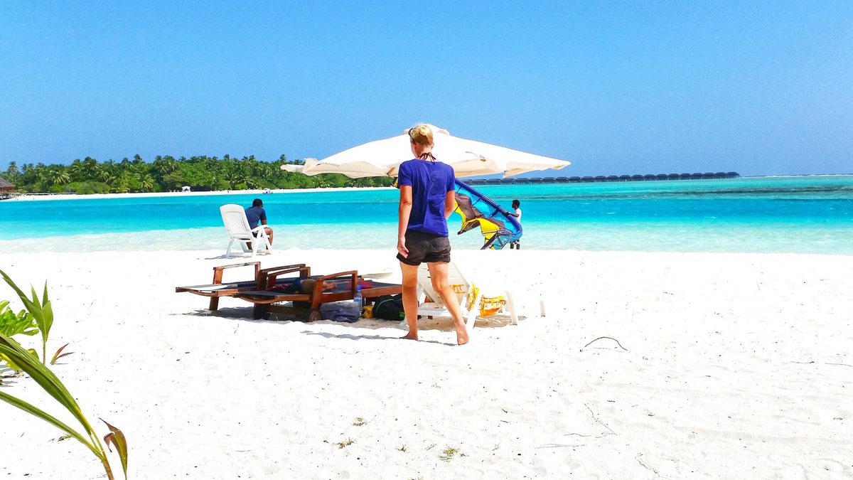Dhiffushi House | Dhiffushi White Sand Beach Hotel