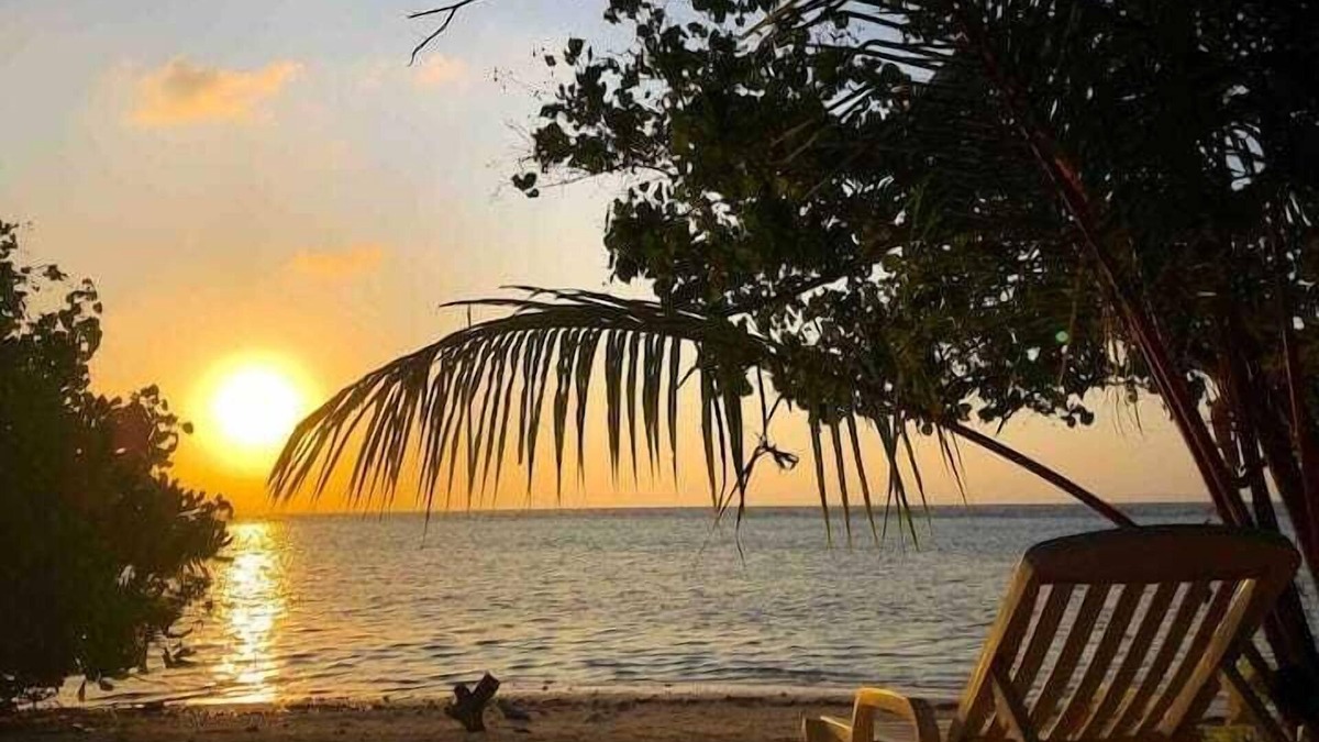Dhidhdhoo House | Dhontakuru Guesthouse