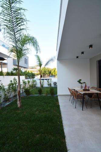 Nea Iraklitsa Apartment | Diamond C Luxury Apartment