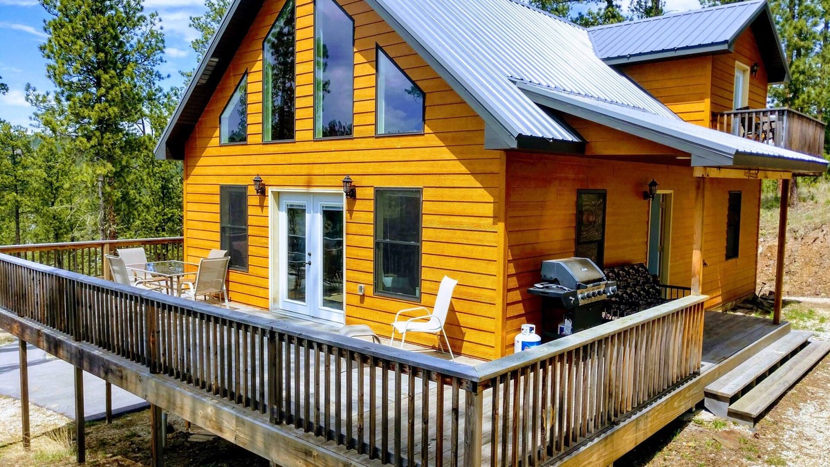 Nemo House | Diamond in the Pines: Peaceful 3 Acres, Expansive Deck, and Panoramic Views