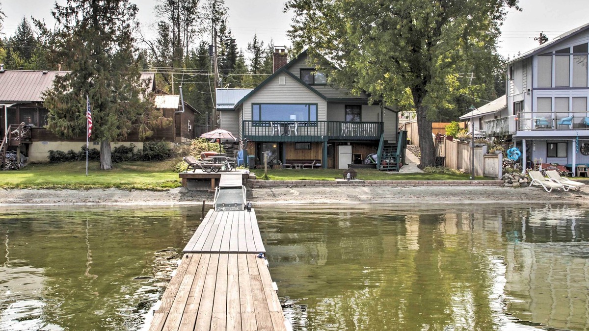Diamond Lake House | Diamond Lake Home w/Dock Close to 2 Ski Resorts!