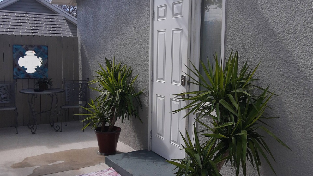 Citrus Park Apartment | Diamond Room 1