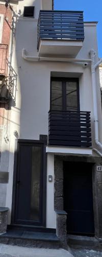 Bronte Apartment | Dietro la Matrice