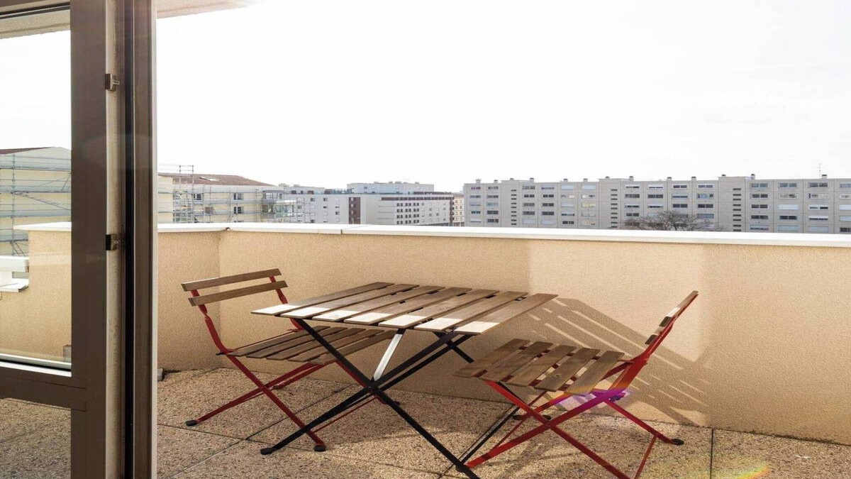 Yves Farge - Le Fleuve Apartment | Dify Bollier - Quartier Gerland