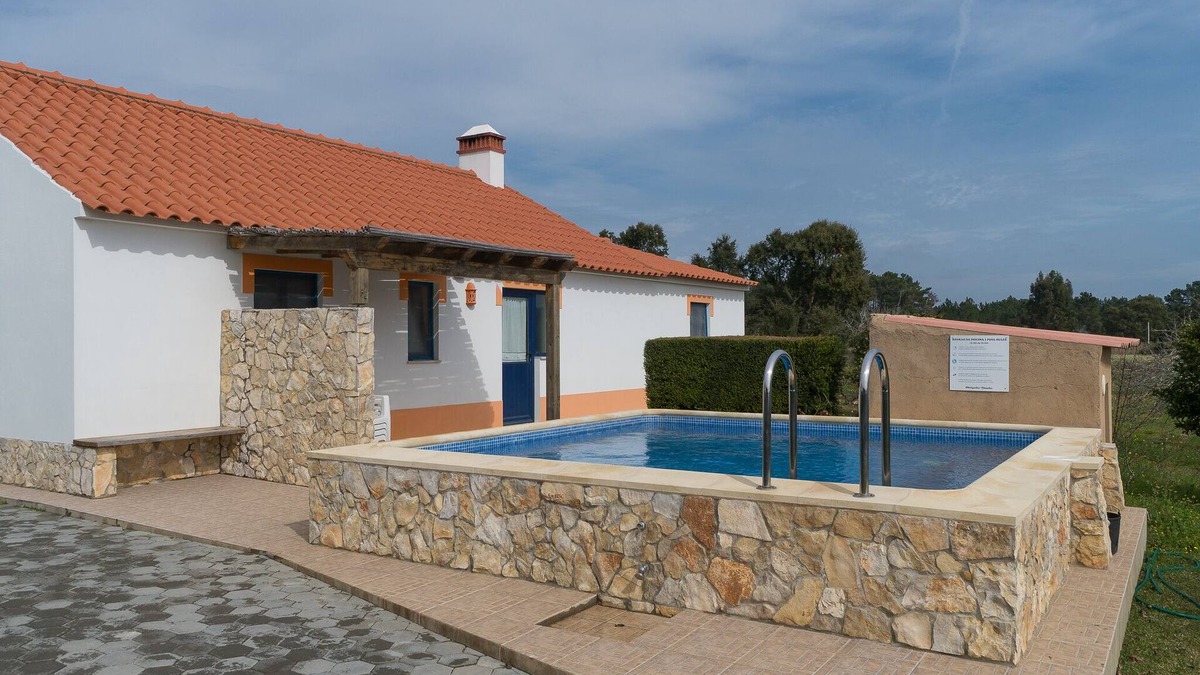Priorada Villa | Digne Red Villa, Pool, BBQ