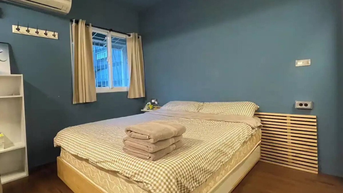 Zhongshan Apartment | DihuaStreet/MRT/NightMarket/2-4PPL/NatureLight/