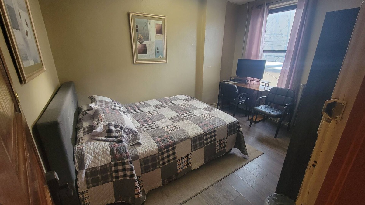 Dillon Hotel | Dillon Tap House Bannack room