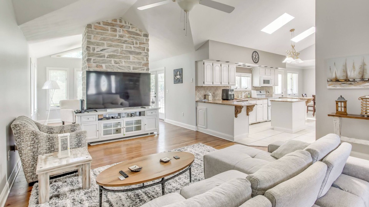 Myrtle Beach House | Dine, Shop & Splash: Family Home in Myrtle Beach