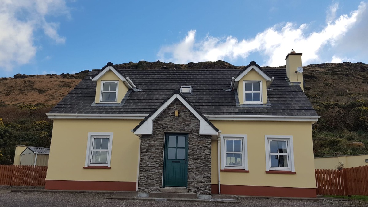 Ballyferriter House | Dingle Peninsula: Beautiful house 'An Máimín' Ballyferriter, Dingle