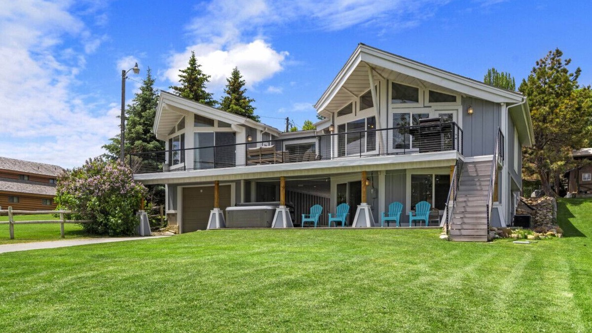 Garden City House | Direct Beach Access! Private Hot Tub! Central Garden City! Bear Lake Views From Almost Every Room!