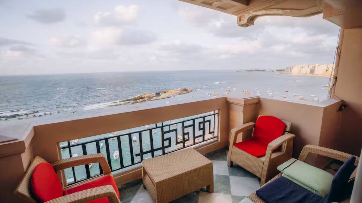 Al-Muntazah Apartment | Direct Sea view 3 bed room apartment Family only