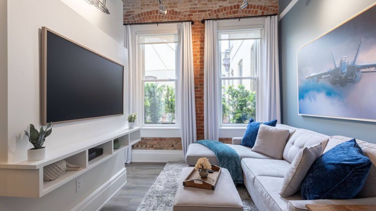 Downtown Condo | Direct Street Access Condo!