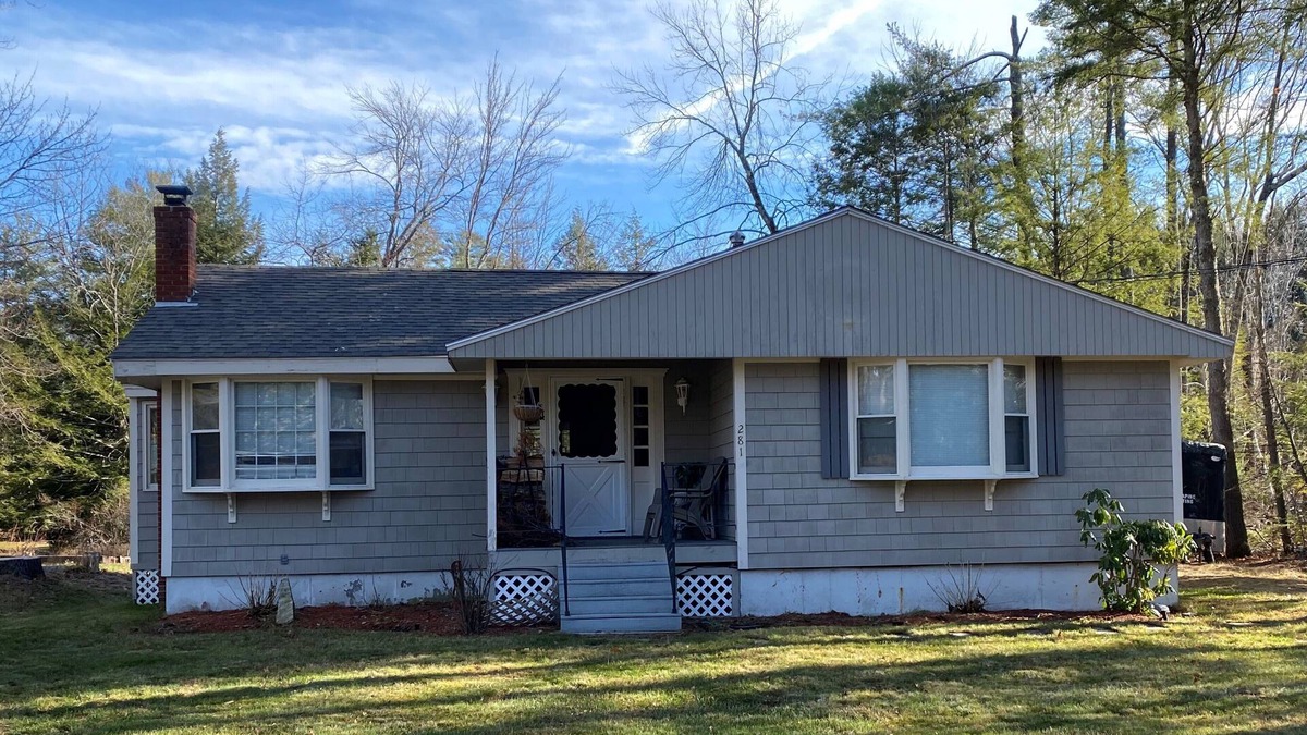 Moultonborough House | Direct Water Access to Lake! w/Boat Dock, Heat, AC, TV & Internet, Sleeps 6