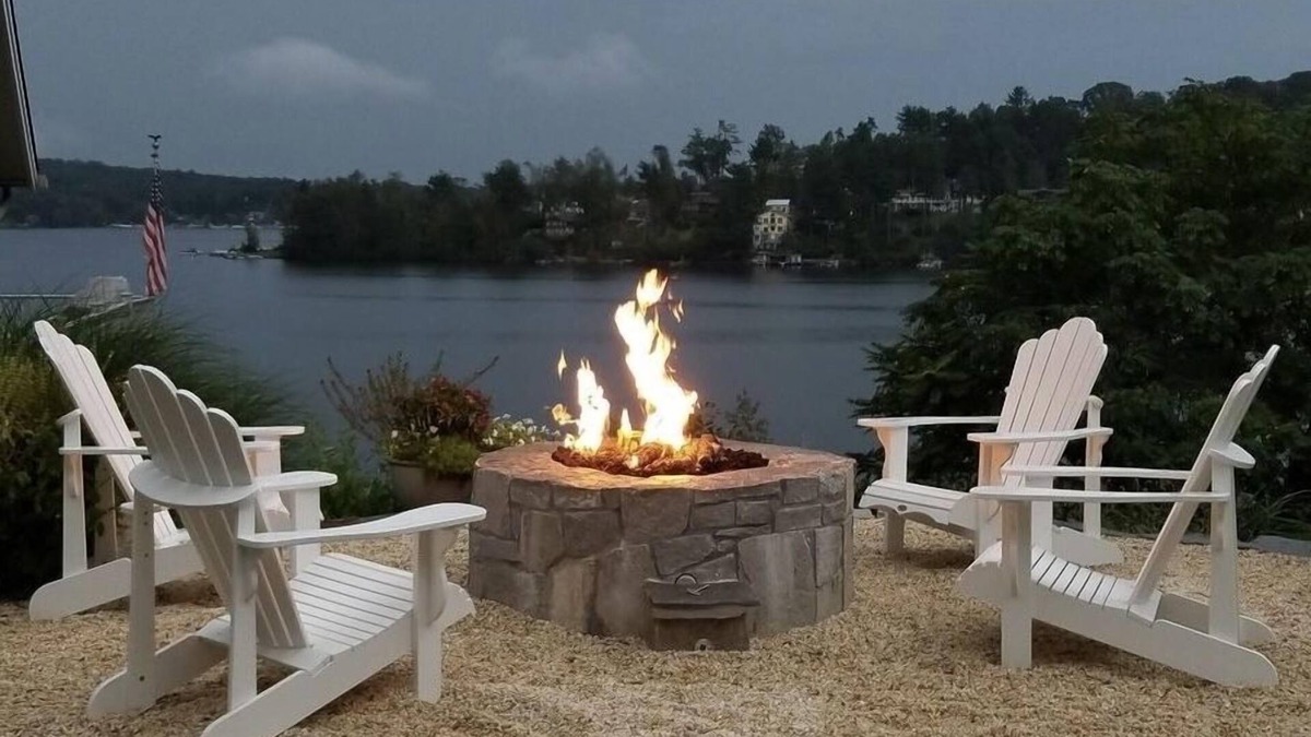 Danbury House | Direct Waterfront Home~Panoramic Views & Hot Tub on Candlewood Lake~Weekly Disct