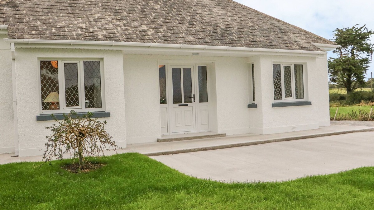 Athea House | DIRREEN HOUSE, family friendly in Listowel, County Kerry