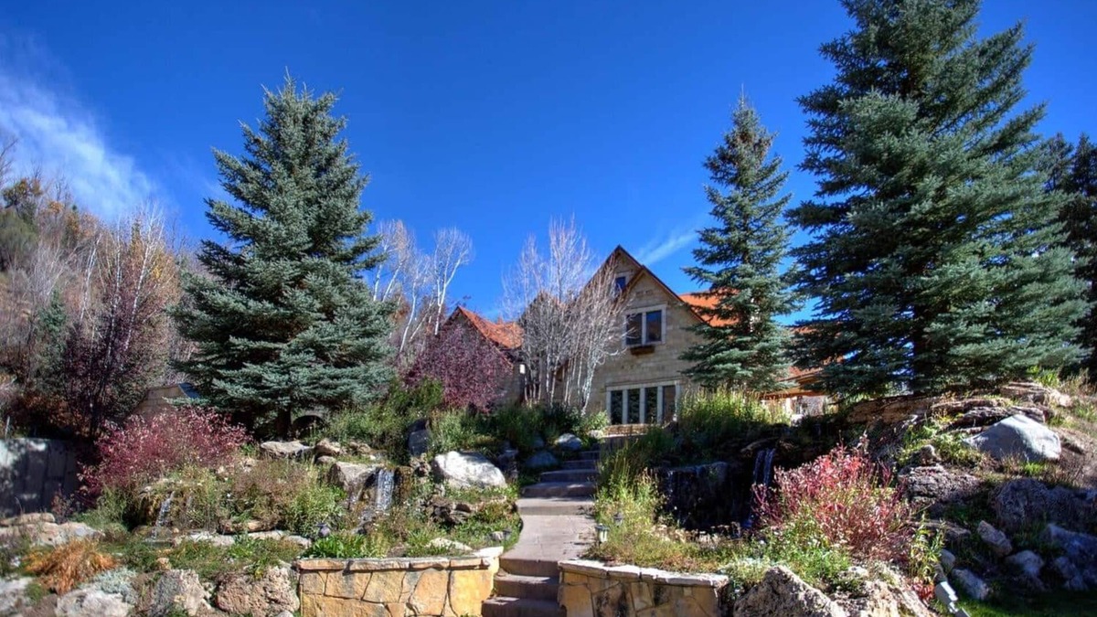 Midway House | Discount early JUNE STONEHILL LODGE, SWIM, HIKE, LUXURY