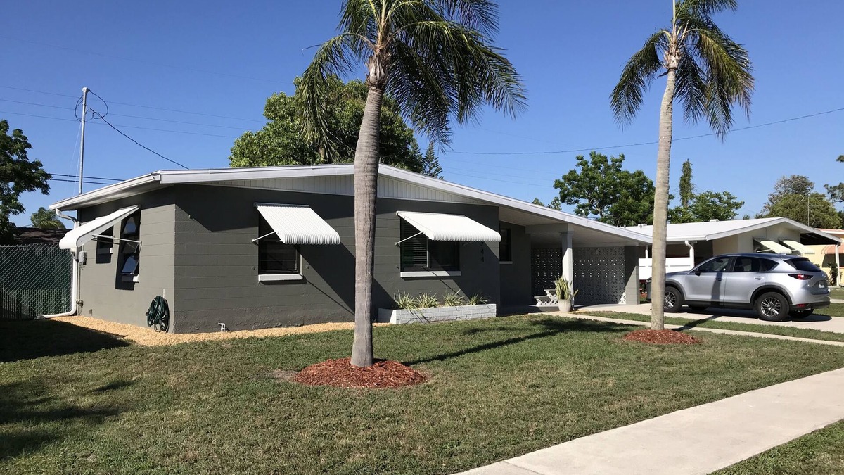 North Port House | DISCOUNT Great Reviews 1 bdrm Beach, Springs, Lanai, Fenced Yard, Dogs, No Cats