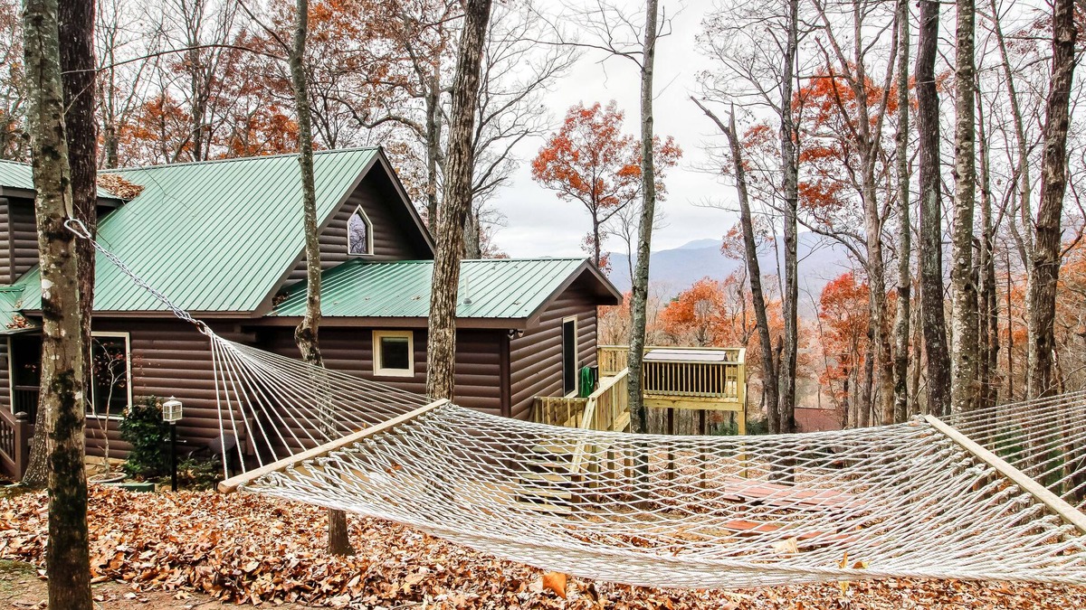 Blue Ridge Cabin | Discounted Deals | Dog-friendly | Mountain Views | Hot Tub | Game Room | Grill