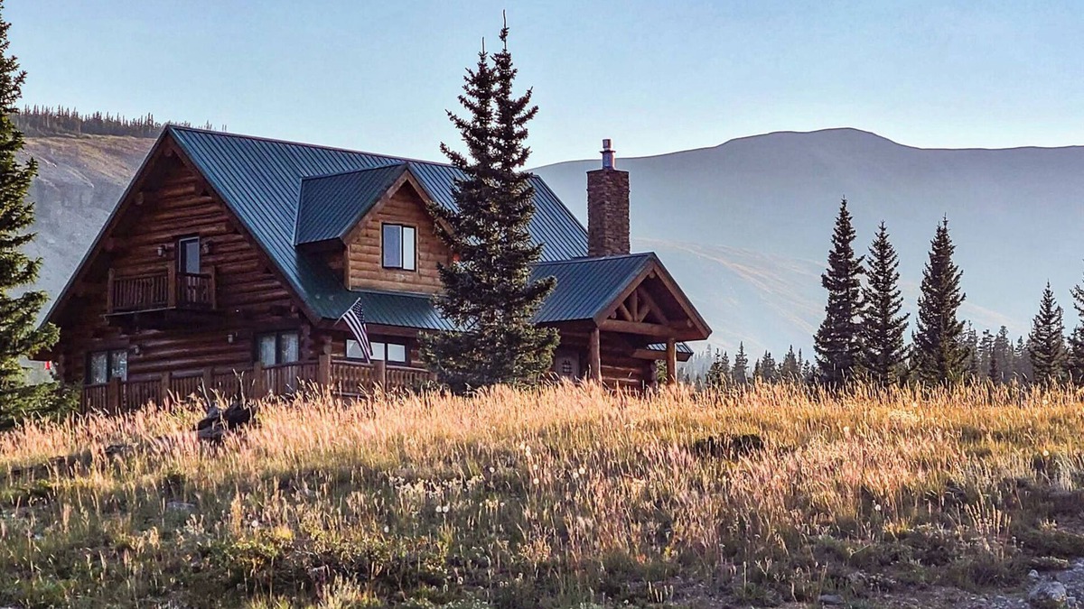 Valley of the Sun Cabin | Discounts! Epic Views, Spectacular Custom Log Cabin w/Hot Tub, Fireplace - Moose Tracks Cabin