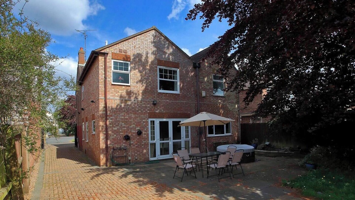 Newborough House | Discover 1340 Lincoln Road, a spacious 6-bed detached house in serene Werrington Village