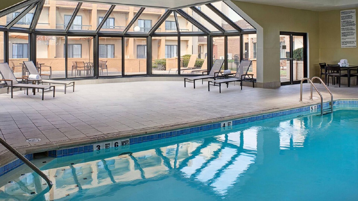 Indianapolis Hotel | Discover Arts & Culture in a Vibrant Setting! Enjoy Indoor Pool! Pets Allowed!