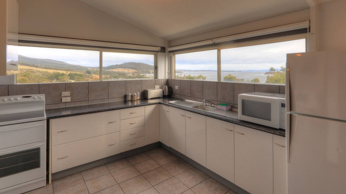 Alonnah House | Discover Bruny Island Holiday Accommodation