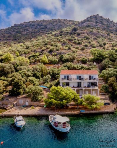 Skrivena Luka Apartment | Discover Lastovo premium accommodation