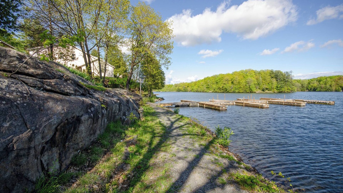 Frontenac Cabin | Discover Melody Lodge, Ontario's Best-Kept Secret Where Tranquil Nature, Adventure, and Comfort Await.