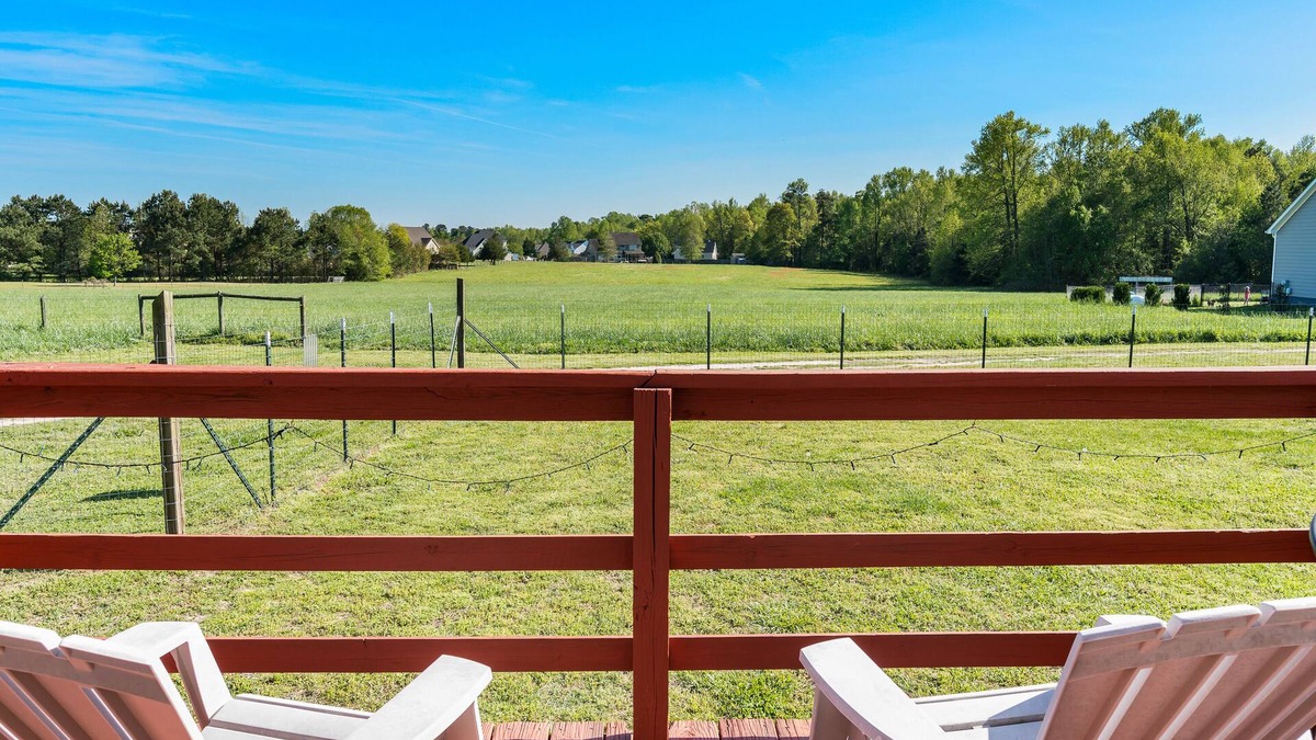Raleigh House | Discover NCSU in just 14 mins! Dog-friendly 2-bedroom Raleigh retreat