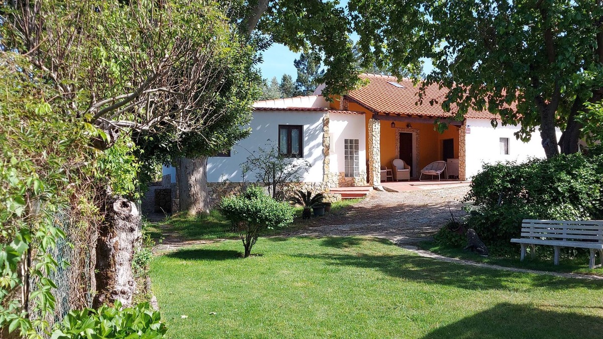 Almeirim House | Discover the center of PORTUGAL and stay in a lovely farm - 80 km from Lisbon!