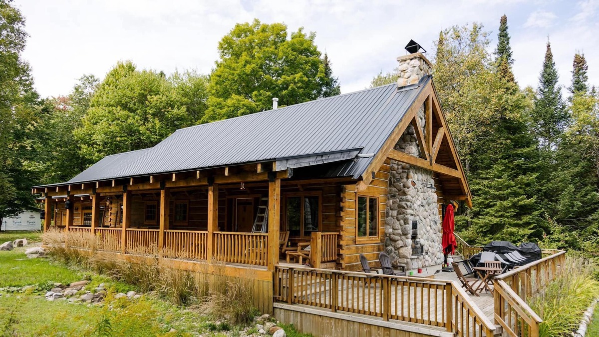 Highlands East Cottage | Discover the Creekside Escape: Your Private Retreat in Nature's Embrace