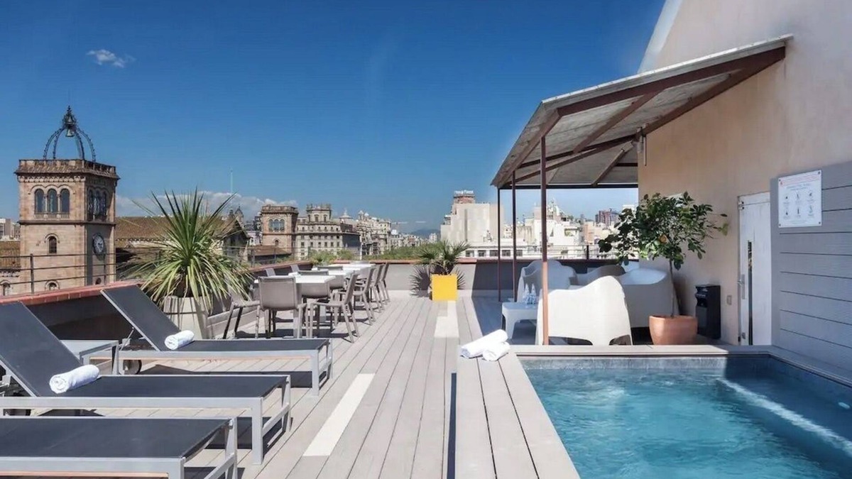 Sant Antoni Apartment | Discover the Magic of Barcelona! Blow up your Insta!
