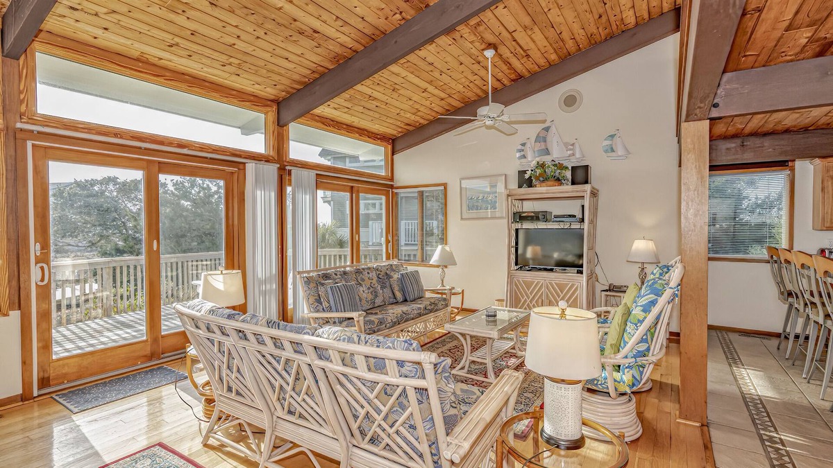 Bald Head Island House | Discover Two Silversides right by beach access 24 on Bald Head Island!