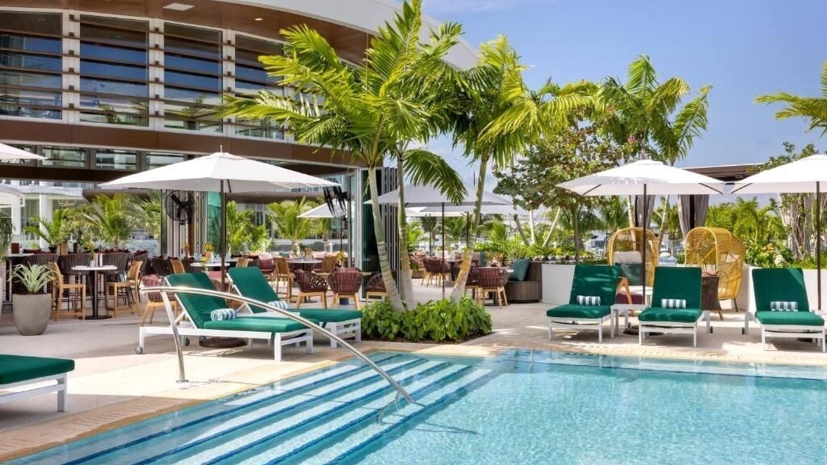 17th Street Causeway Hotel | Discover Waterfront Elegance – Spacious Balcony + Marina Views Await Your Stay