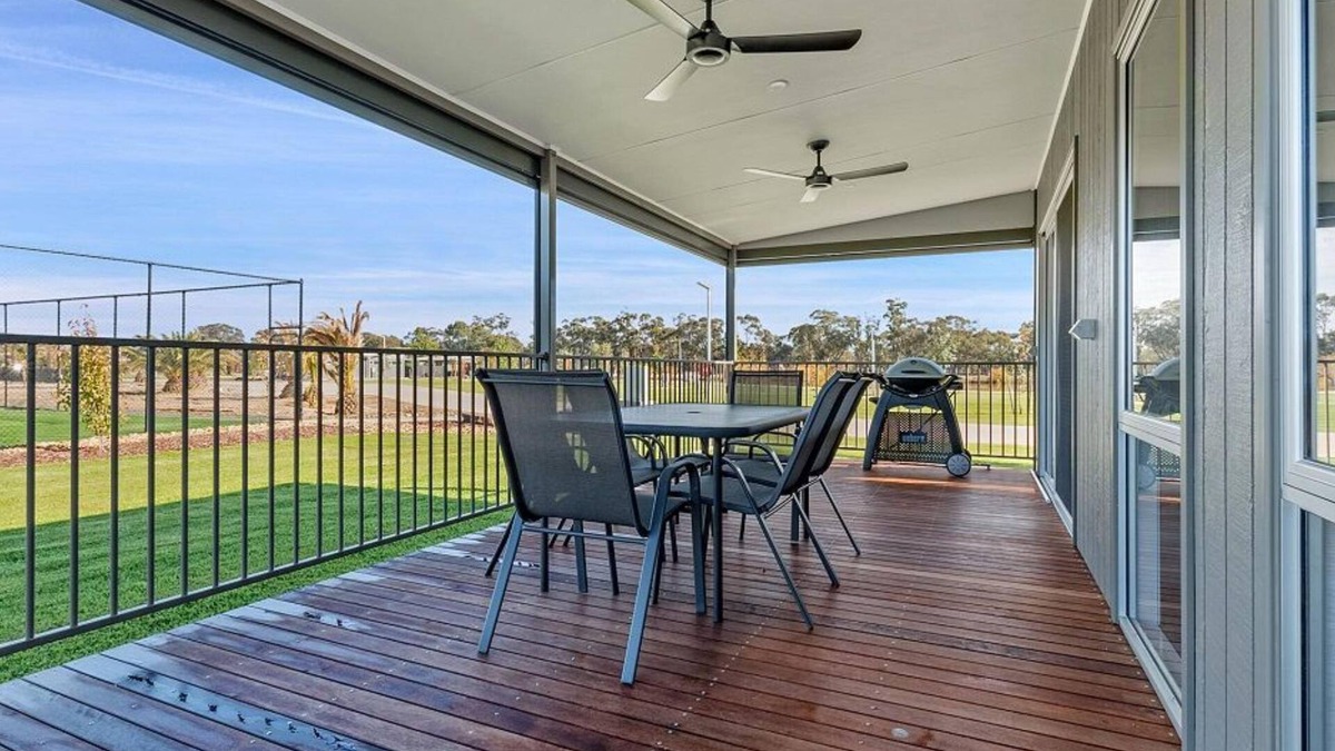 Moama Hotel | Discovery Parks Moama Waters