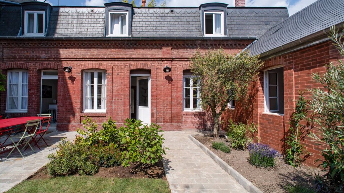Honfleur House | Discreet luxury, 2 bedroom Owner's House in the heart of Historic Honfleur