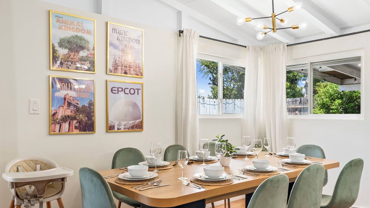 Southwest Anaheim Bed & Breakfast | Disney Jungle Escape: Hot Tub, Games & King Beds