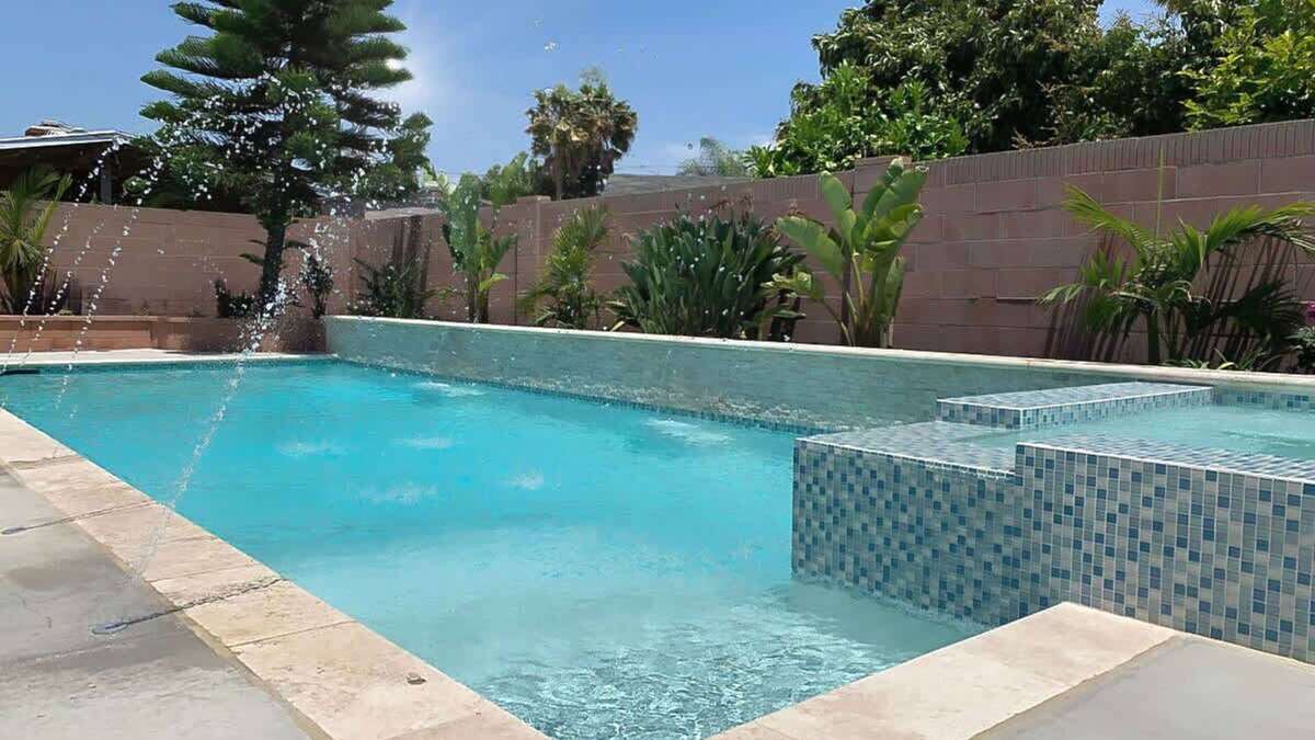 Sherwood Forest and Thistle Development House | Disneyland 8 Bdrm 4 Bth Pool/HotTub, Large Parking